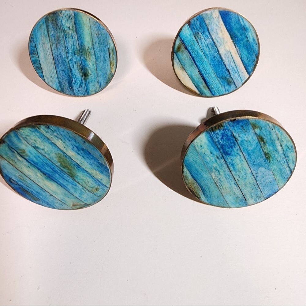 BEACHY DRAWER PULLS FREE SHIPP